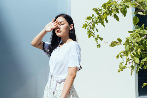 【日焼け後のシミ予防に】浴びたら「すぐ」!シミに先回りする先手必勝ケア方法とは?
